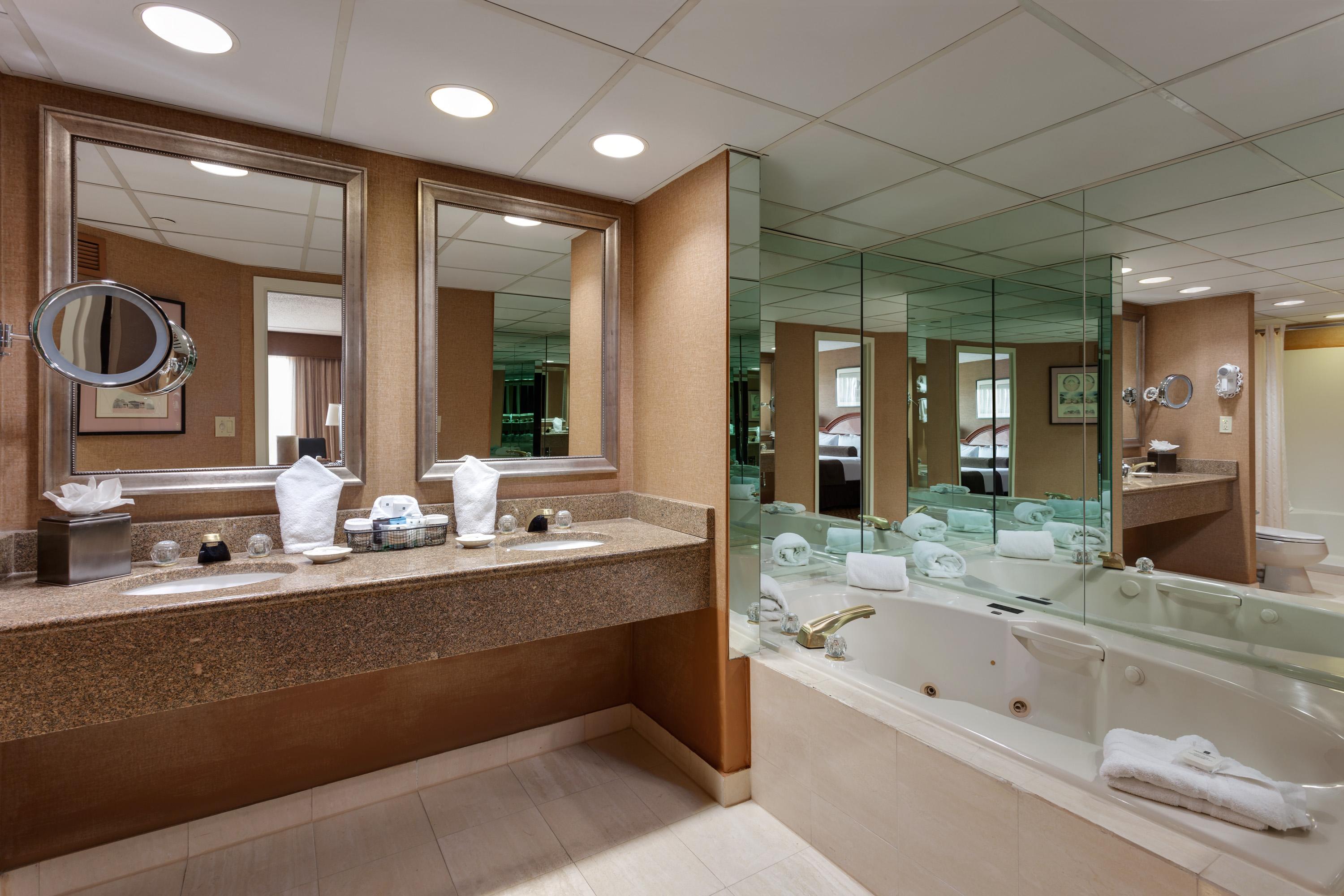 Отель Crowne Plaza Englewood By Ihg Экстерьер фото