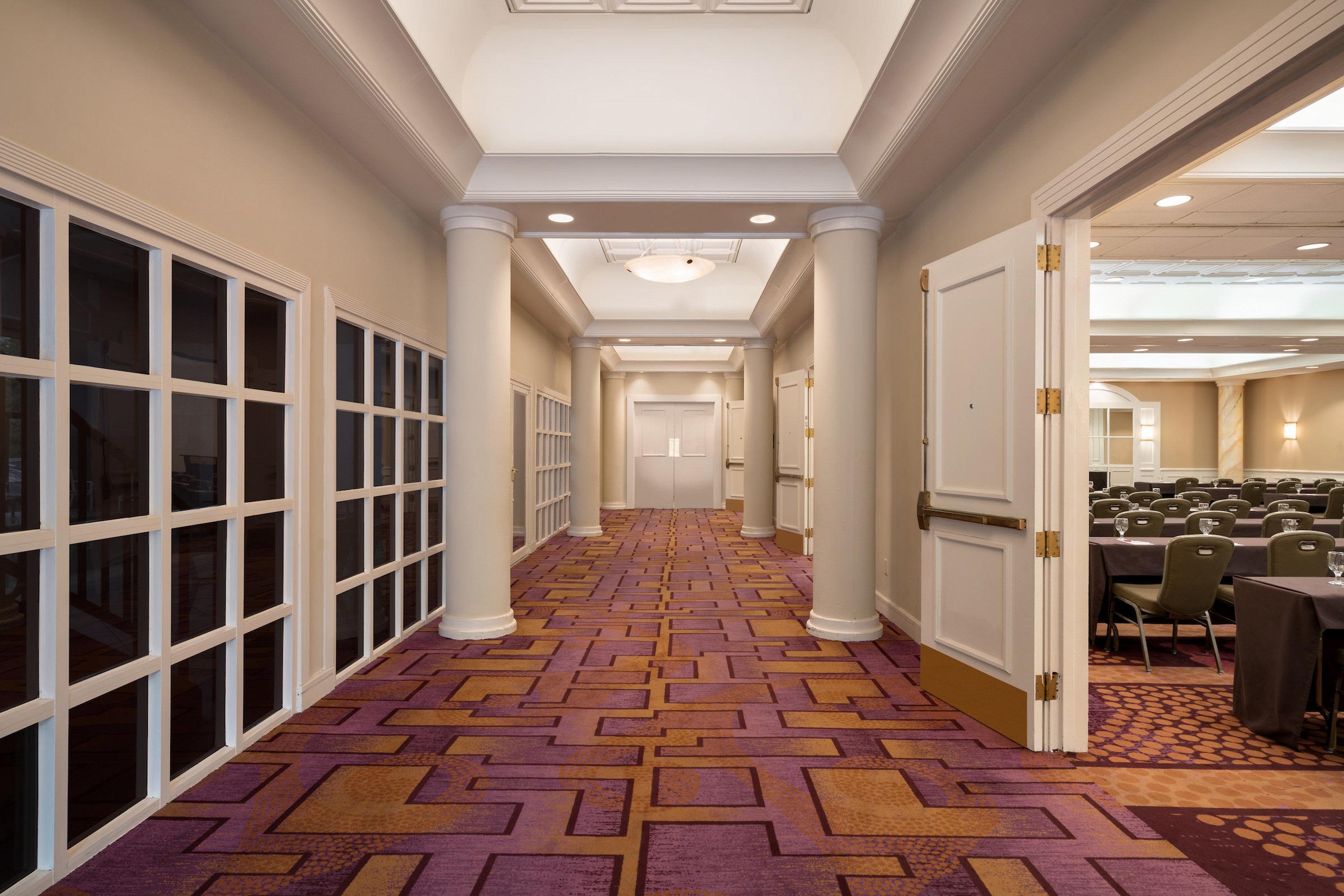 Отель Crowne Plaza Englewood By Ihg Экстерьер фото